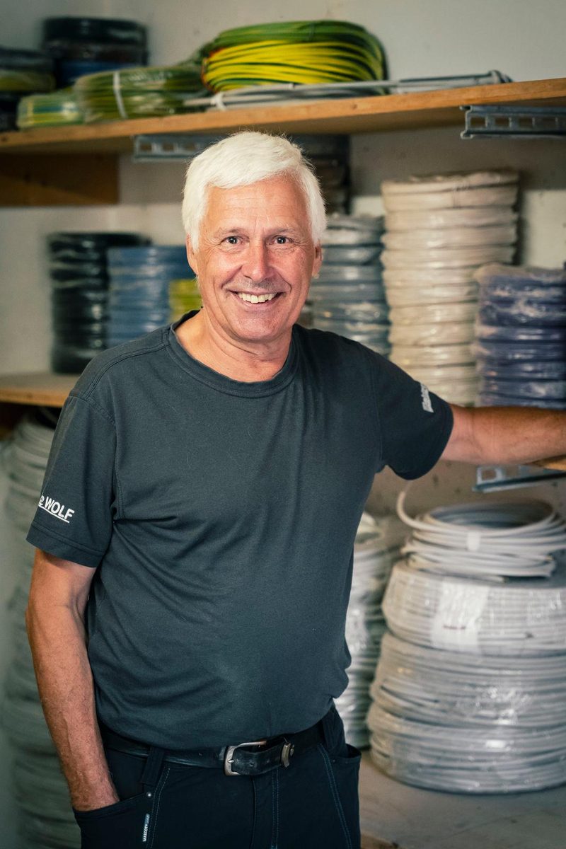 Manfred Wolf, Elektronikermeister für Energie- und Gebäudetechnik bei Elektro Wolf